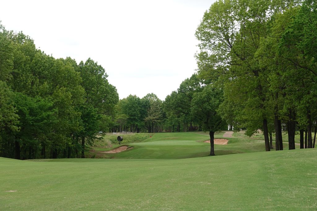 9th Hole at The Golf Club of Oklahoma (459 Yard Par 4)
